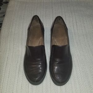 Ladies dress shoes